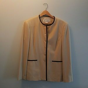 Rena Rowan womans stretch blazer